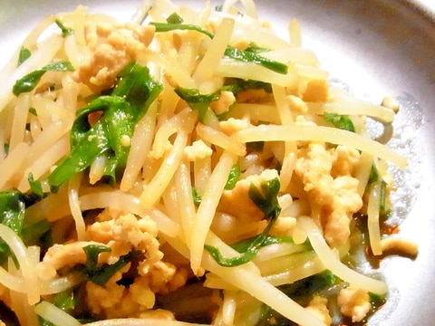 ニラともやしのひき肉炒め